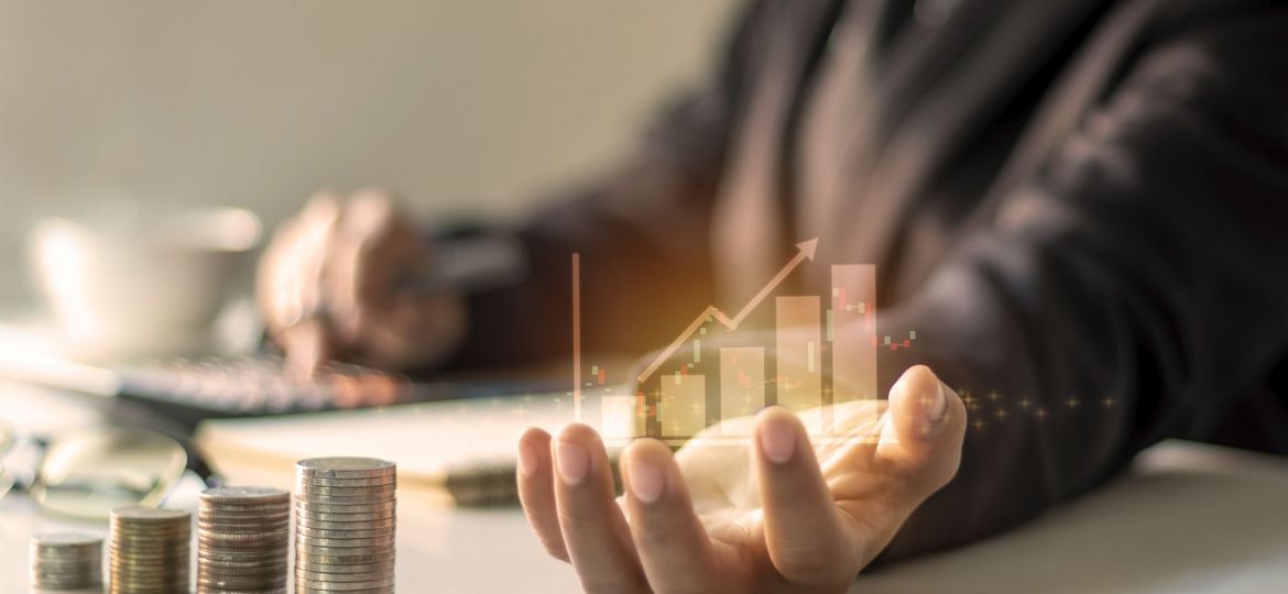 grafico-de-crescimento-financeiro-disponivel-os-empresarios-estao-documentando-financas-de-escritorios-ideias-financeiras-e-investimentos-em-emprestimos